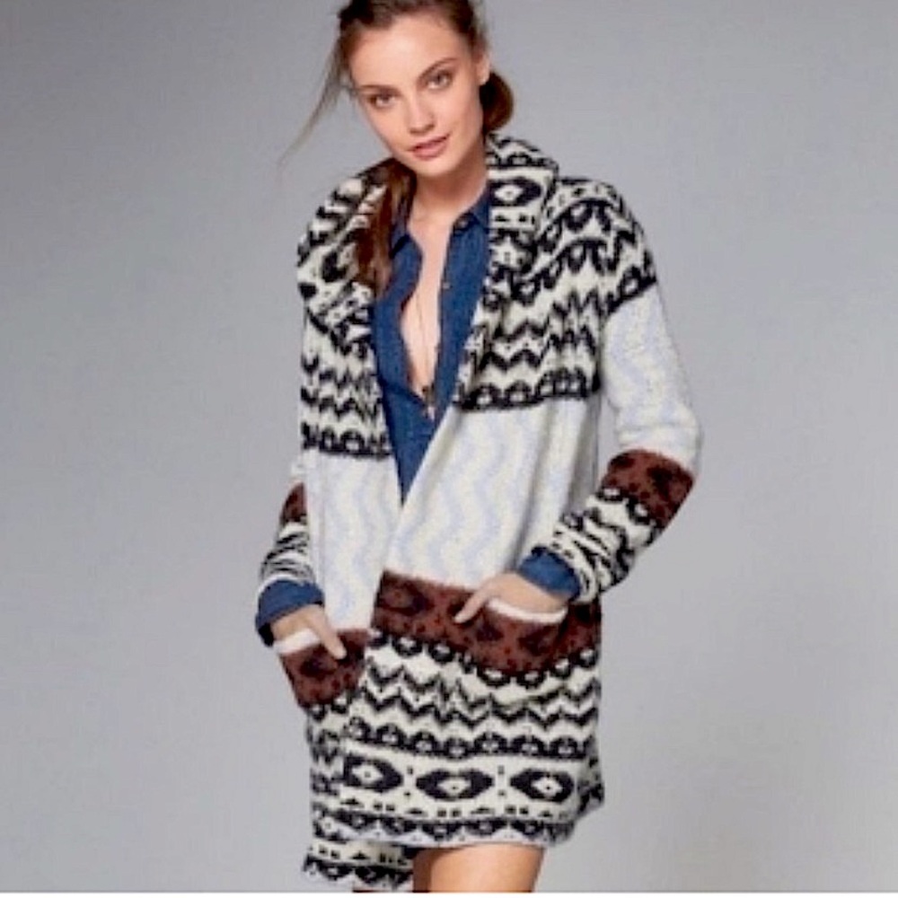 Abercrombie & Fitch Hooded Tribal Print Chunky Cardigan Small Alpaca Knit NWOT